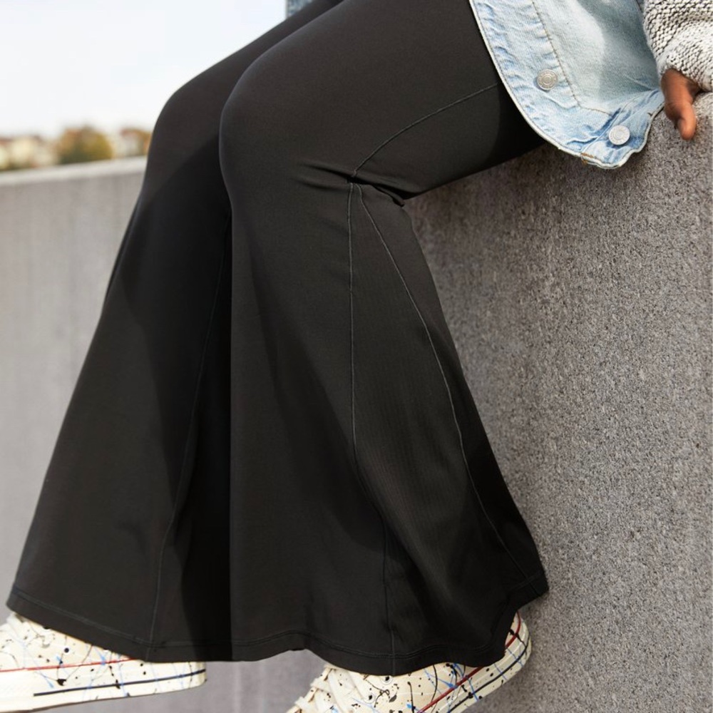OFFLINE By Aerie Real Me High Waisted Crossbody Rib Super Flare Leggings